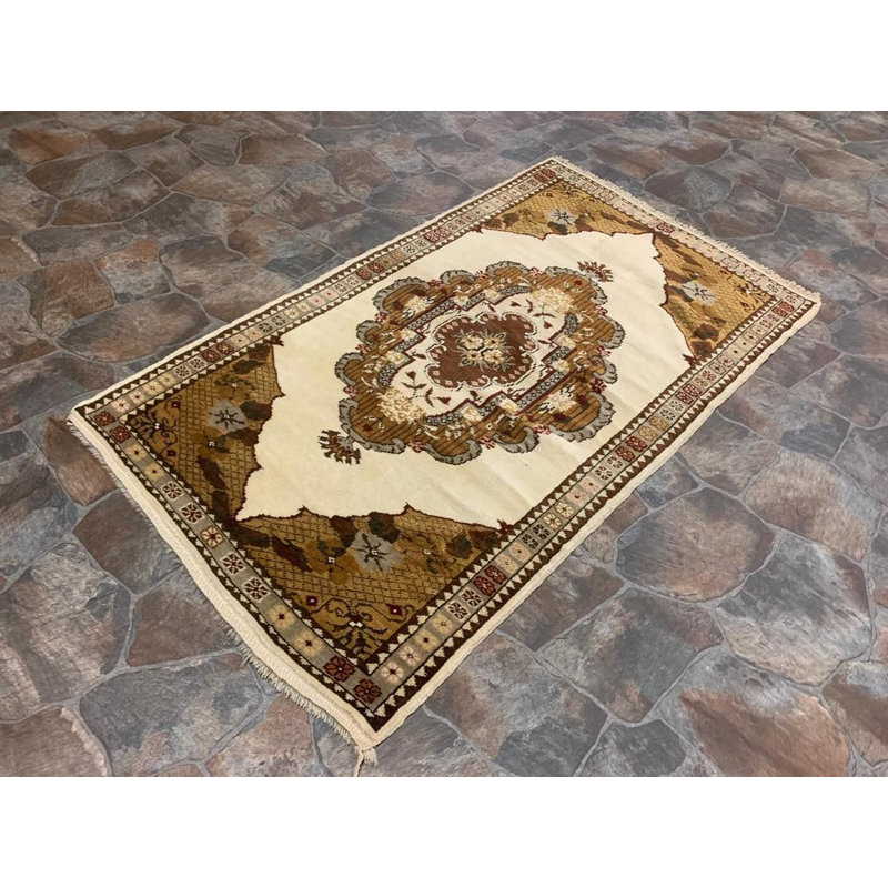 Tapis anatolien vieilli noué à la main 3 pi 1 po x 5 pi 2 po One-of-a-Kind