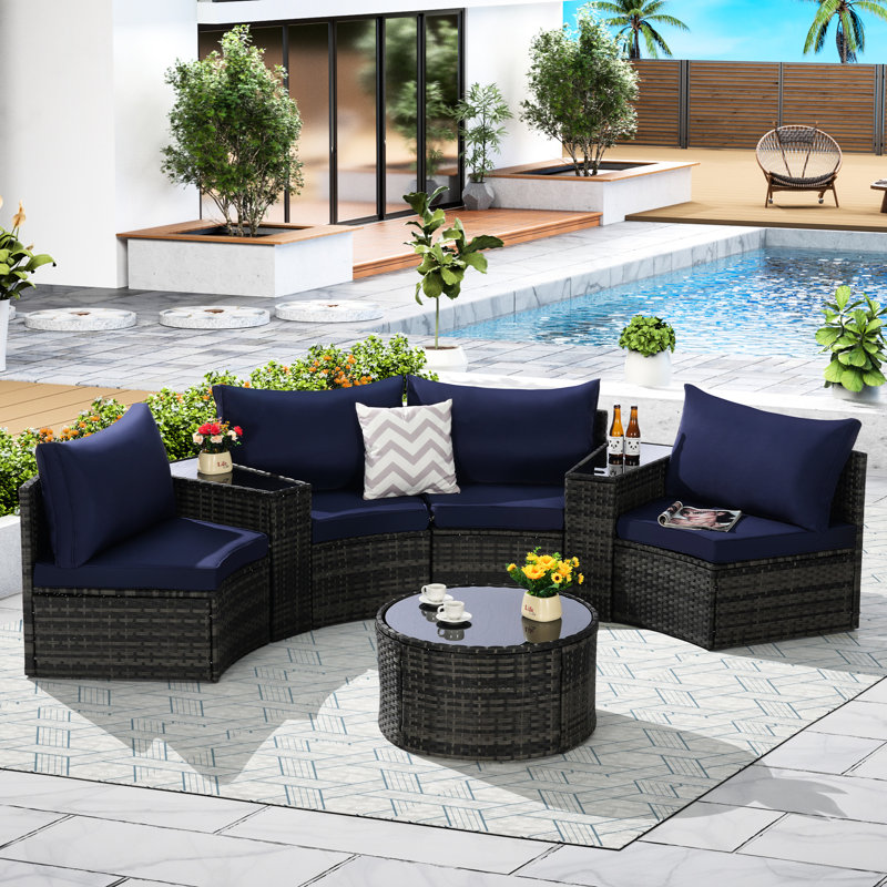 Terrasse extérieure en demi-lune avec table basse ronde - Mobilier à structure résistante aux intempéries, confortable et spacieux, aux couleurs inaltérables