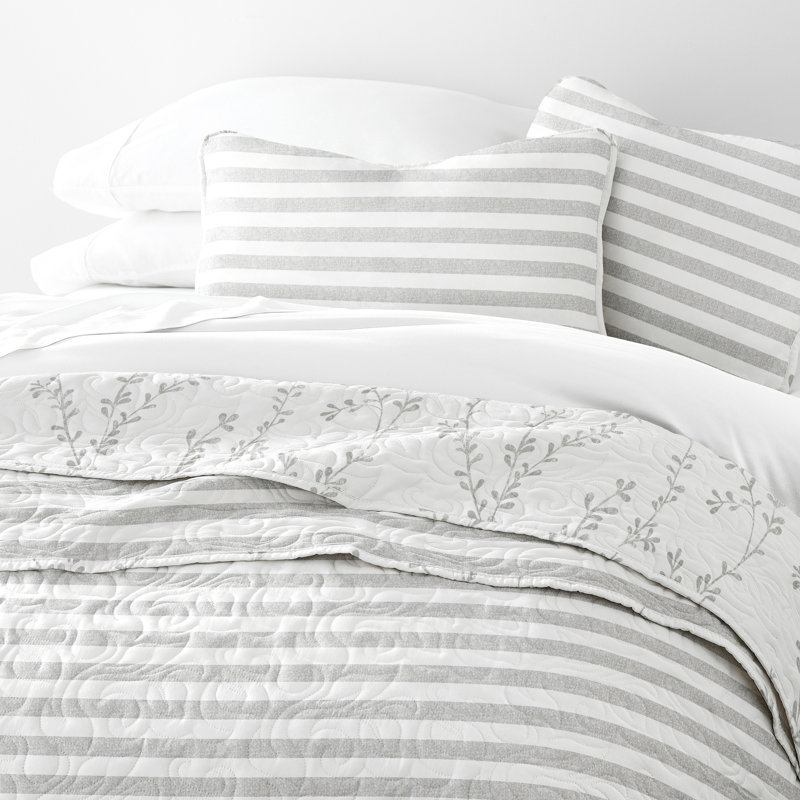 Light Gray and White Reversible Microfiber Quilt Set with Shams
