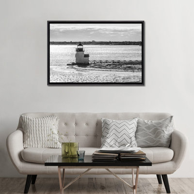 États-Unis, Nouvelle-Angleterre, Massachusetts, île de Nantucket, Nantucket Town, phare de Brant Point depuis le traversier de Nantucket - reproduction de photo