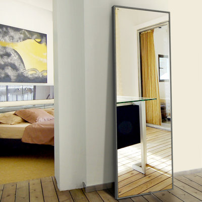 Miroir pleine grandeur en bois