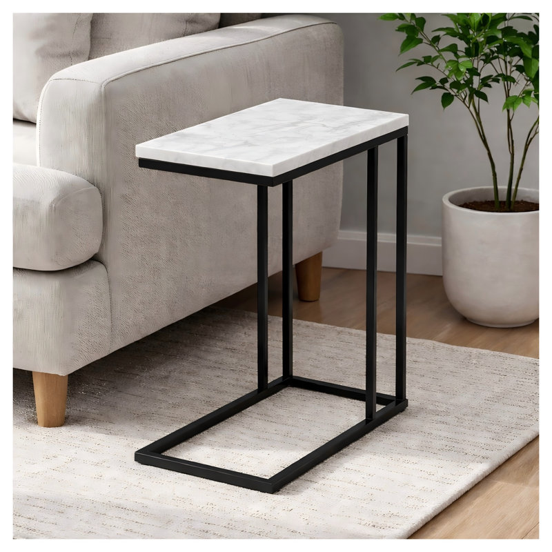 Table d'appoint en forme de C avec plateau en marbre blanc et structure en métal noir, White, Black