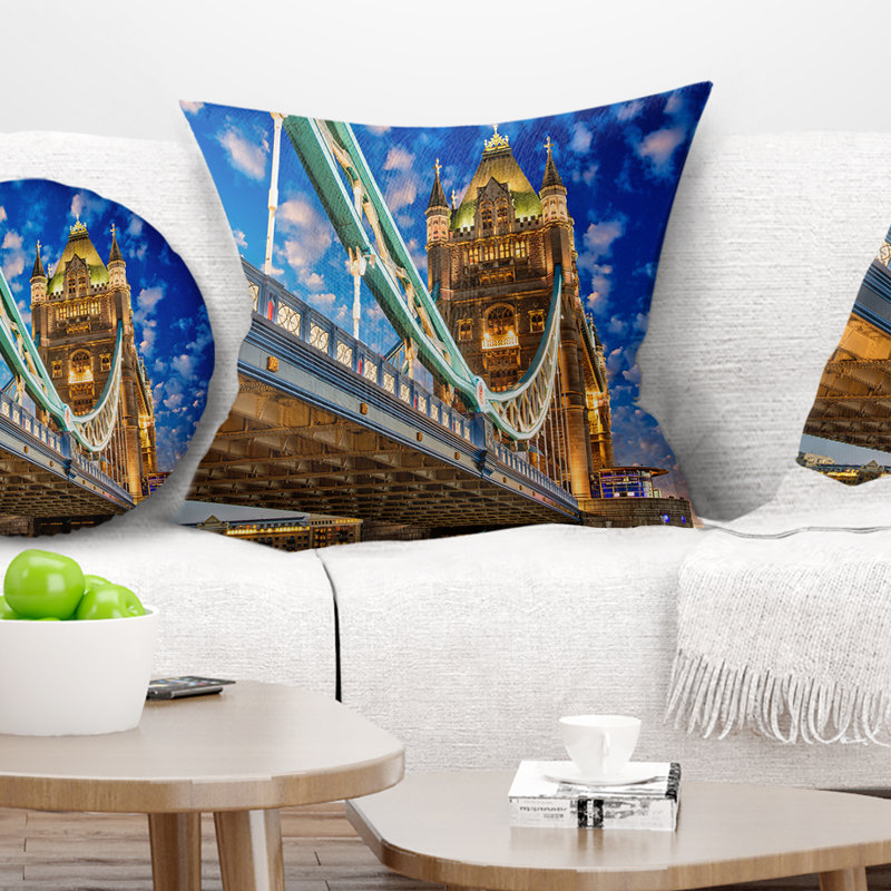 Oreiller cityscape lumières de photographie sur tour, 16 po x 1 po, Coussin décoratif