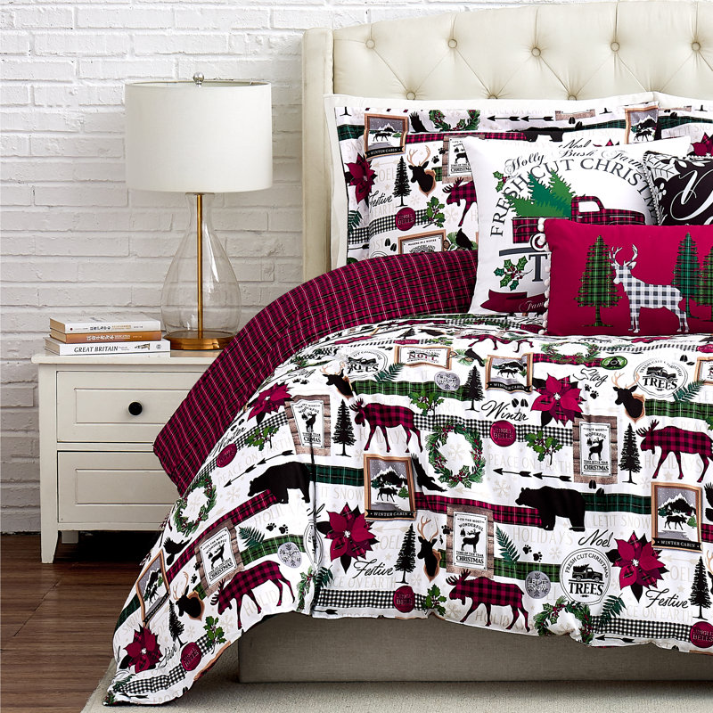 Merry Town White/Green/Red Microfiber Reversible Comforter Set, Twin Comforter + 4 Additional Pieces