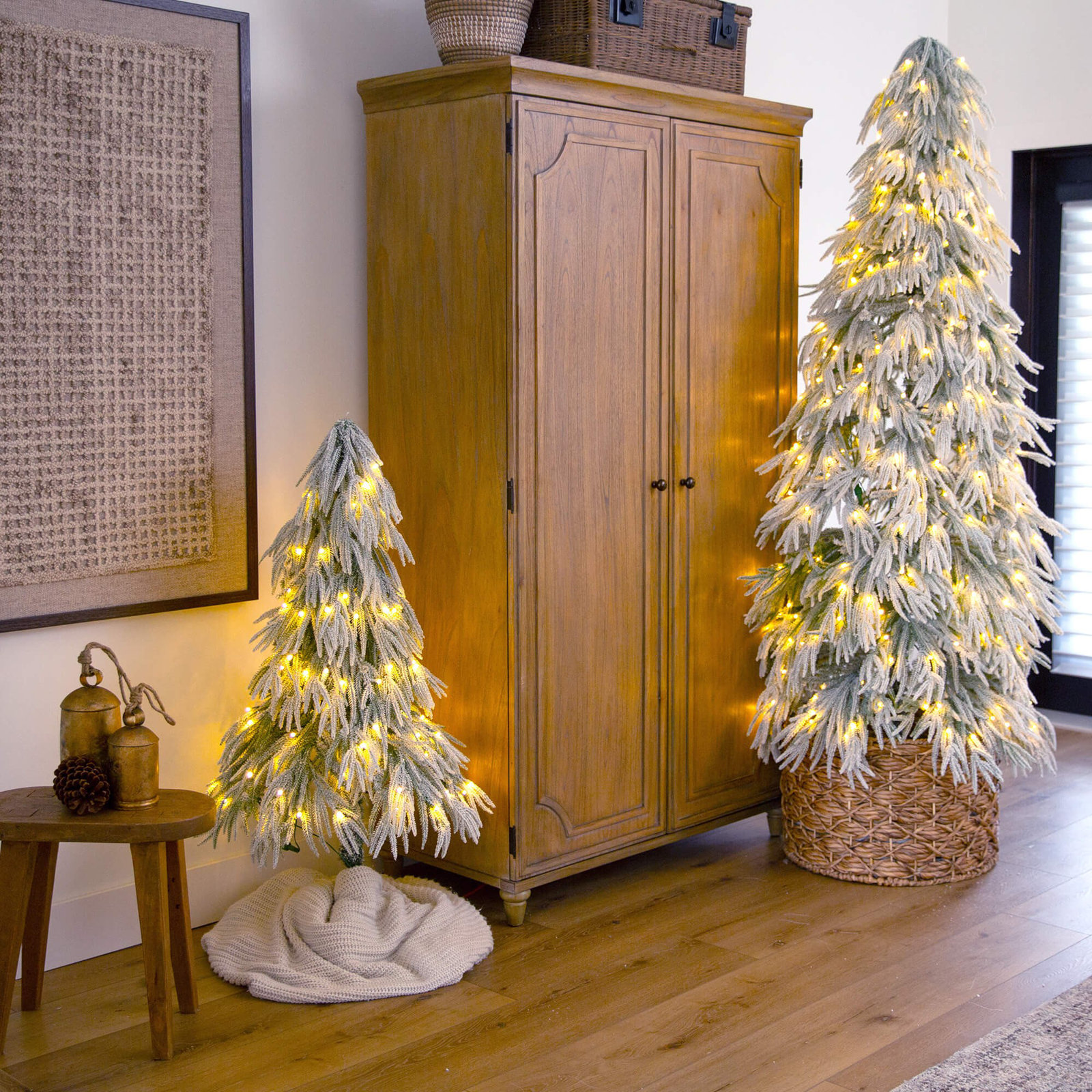 Flocked Pre-Lit Pine Christmas Tree, 4ft