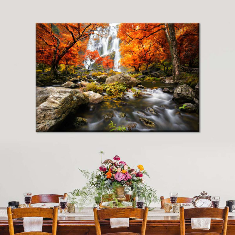 «Stunning Autumn Waterfall», reproduction sur toile, H 32 po x l 48 po x P 1,25 po