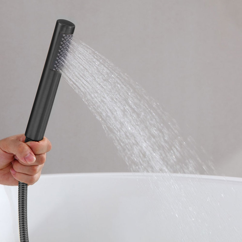 Pomme de douche ronde au fini noir mat BathSelect avec mélangeur thermostatique encastré 2 voies et douche à main ronde BathSelect