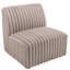 Chaise d'appoint moelleuse pelucheuse beige rembourrée avec structure robuste pour le salon, la chambre à coucher