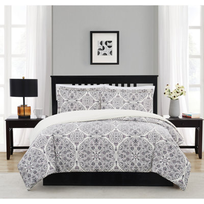 Ornate Traditional Geometric Shapes Quilt