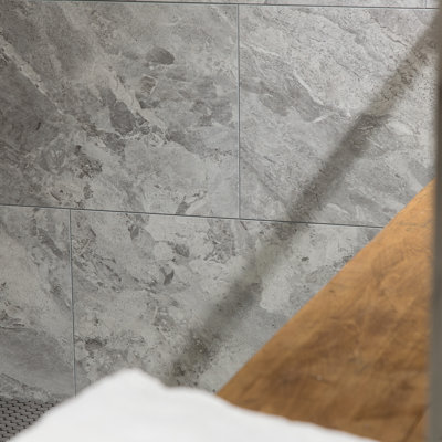 23.2in x 11.1in Vinyl Wall Tile Kit
