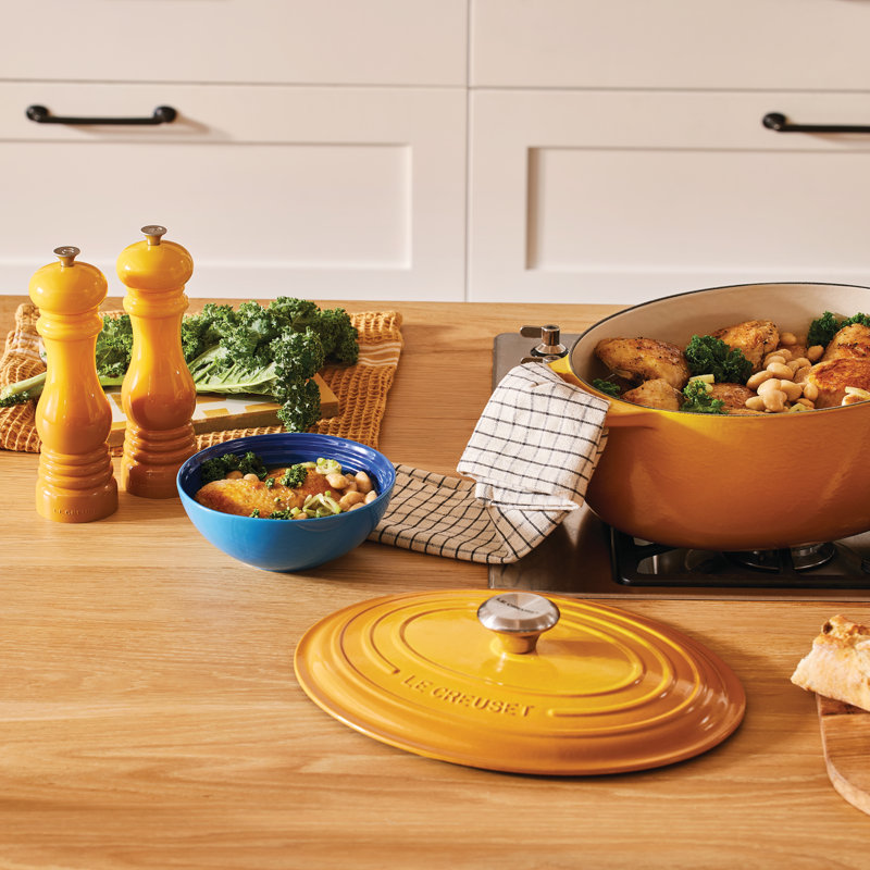Le Creuset Classic Salt Mill, Nectar