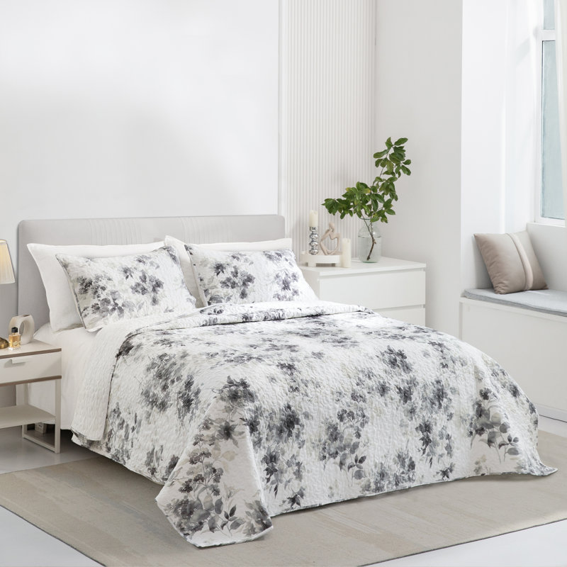 Full White and Gray Microfiber Floral Quilt Set