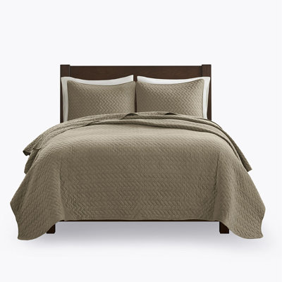 Queen 3 Piece Luxurious Oversized Quilt Set