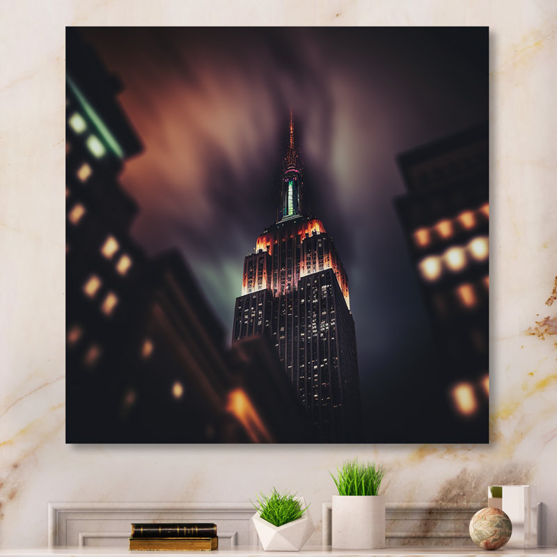 «Empire State Building Tilt Shift in the Night Lights IV», reproduction sur toile, H 30 po x l 30 po x P 1 po, Toile tendue