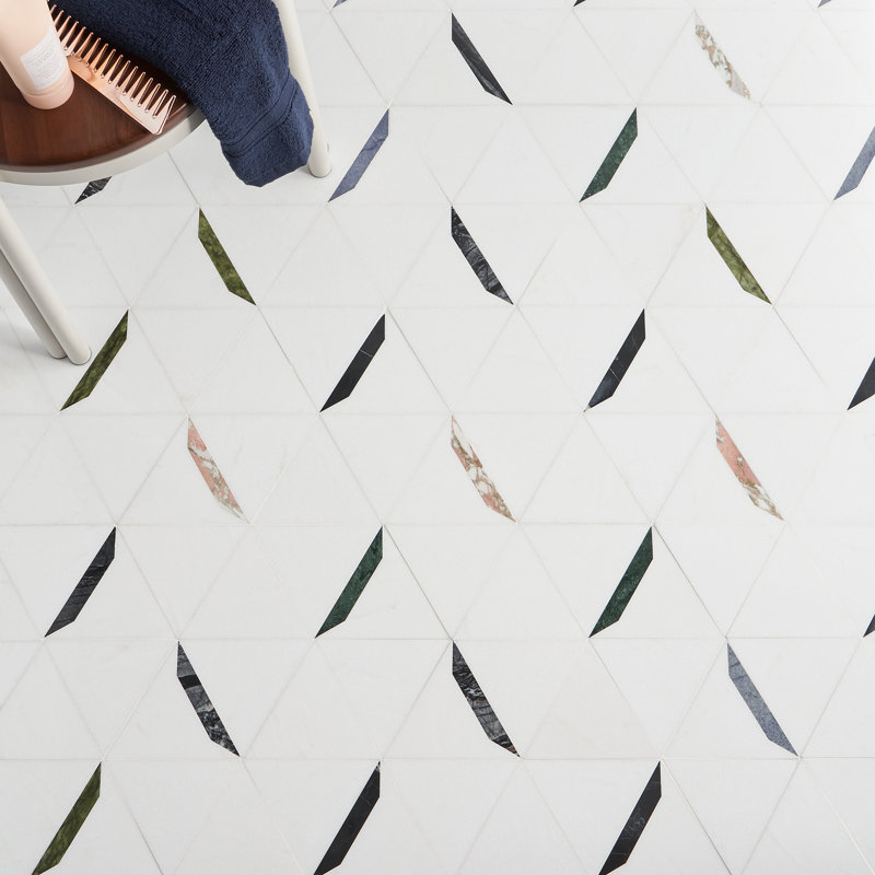 Carreau de mosaïque fantaisie en marbre 5 po x 6 po Zandara, Blanc