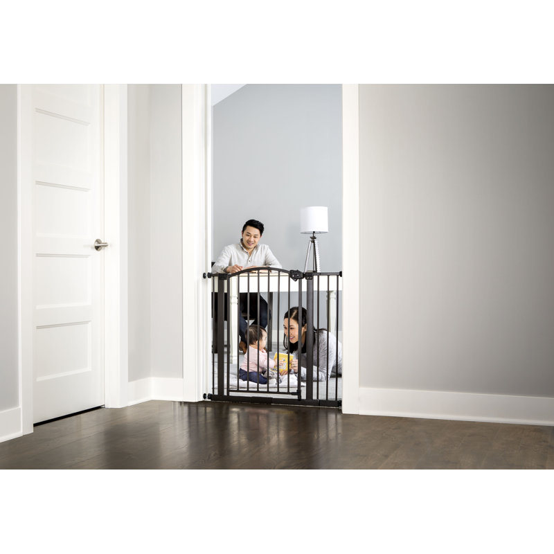 Bronze Arched Metal Retractable Baby Safety Gate