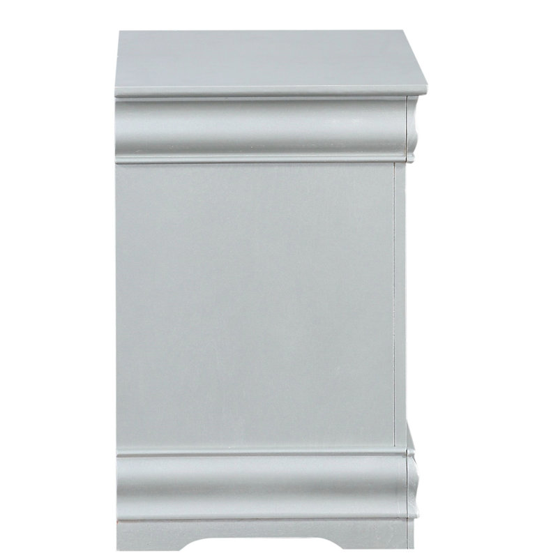 Table de chevet Louis Philippe III à finition platine, esthétique fonctionnelle