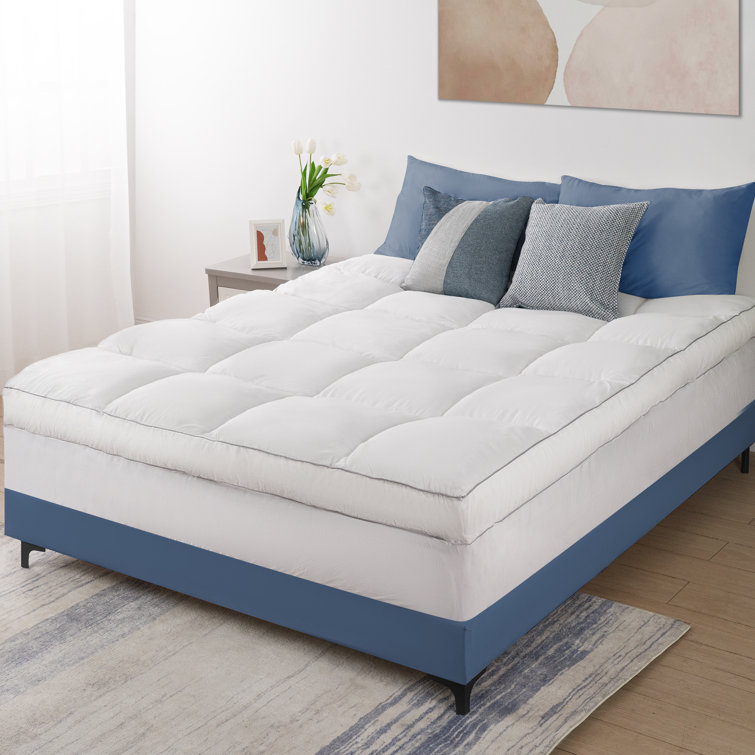 Grid Jacquard Quilted Down Alternative Mattress Topper White - Twin