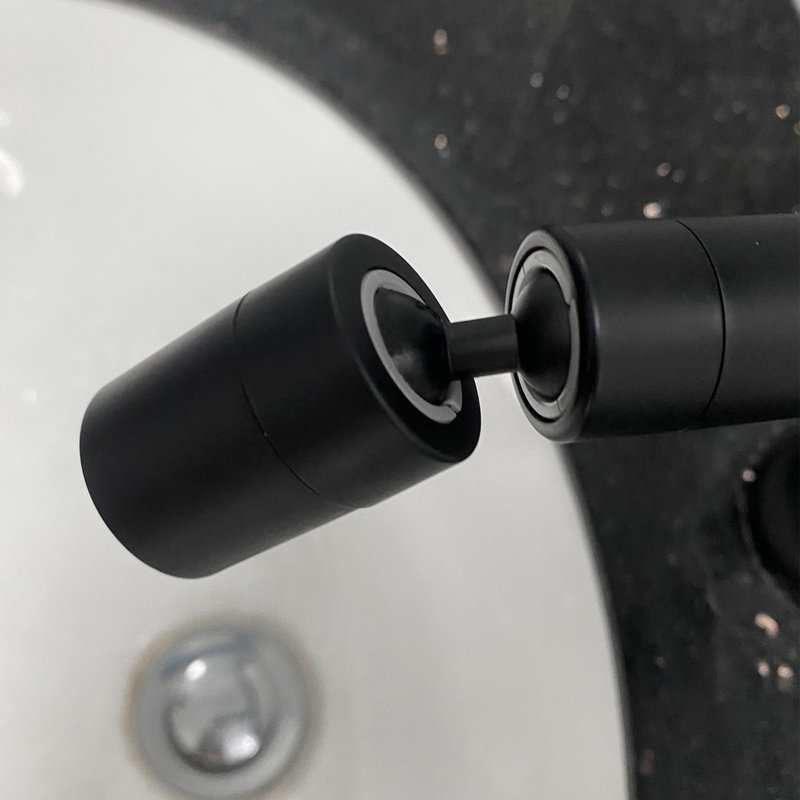 Robinet de lavabo de salle de bain à poignée simple en acier inoxydable avec douchette extractible