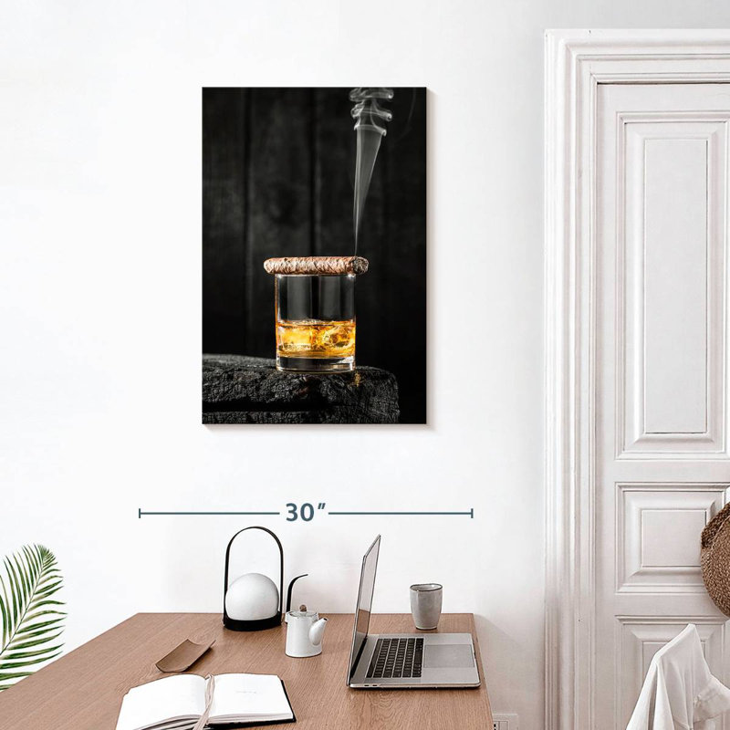 Boisson au cigare et au whisky Yarlin, H 30 po x l 20 po