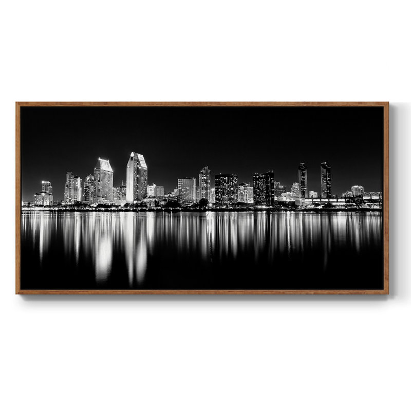 San Diego Lights- Toile tendue avec châssis tendue, prête à être accrochée, H 25 po x l 49 po, Noyer