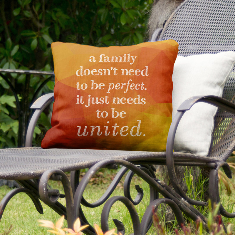Coussin intérieur/extérieur familial love, 16 po x 1 po, Ambre