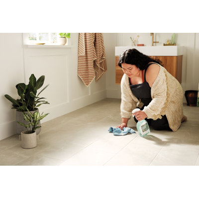 Shaw Hard Surface LVP Liquid Spray Cleaner