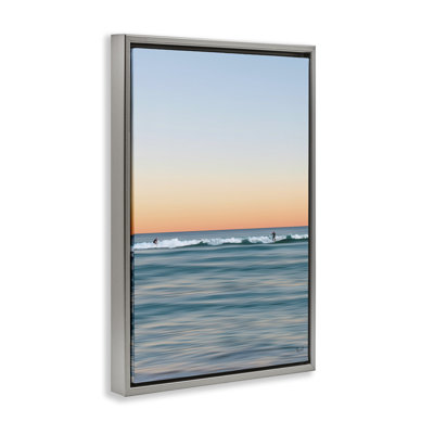 Cadre flottant incomparable Surfers Catching Waves, design par Renel Peters