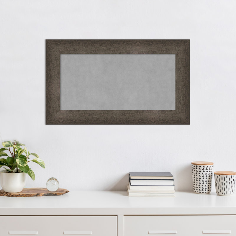 Tableau magnétique encadré bronze tacheté clair, H 17 po x l 29 po