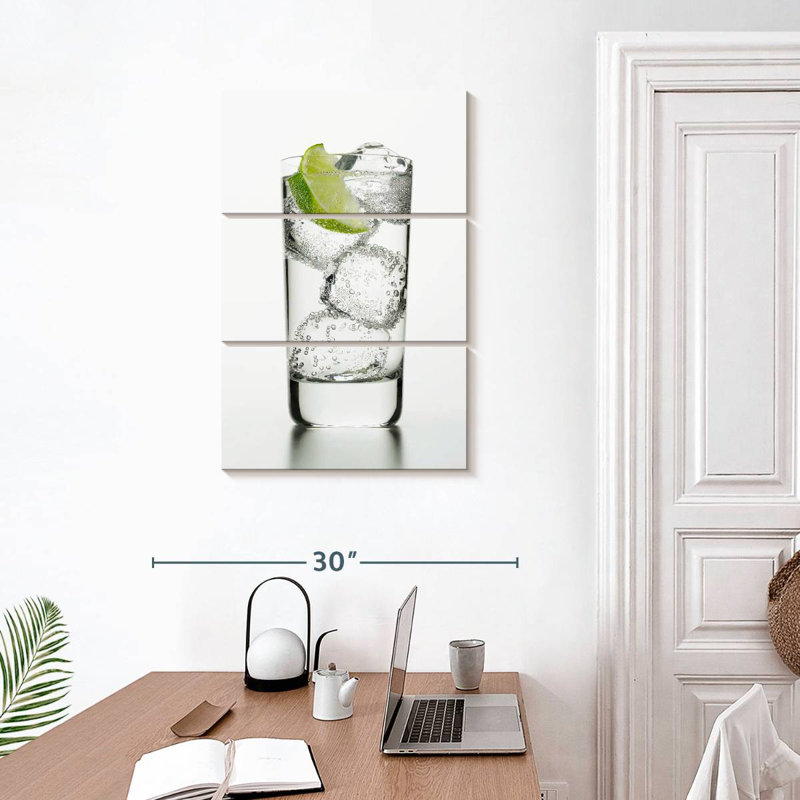Eau gazéifiée et lime, H 32 po x l 20 po