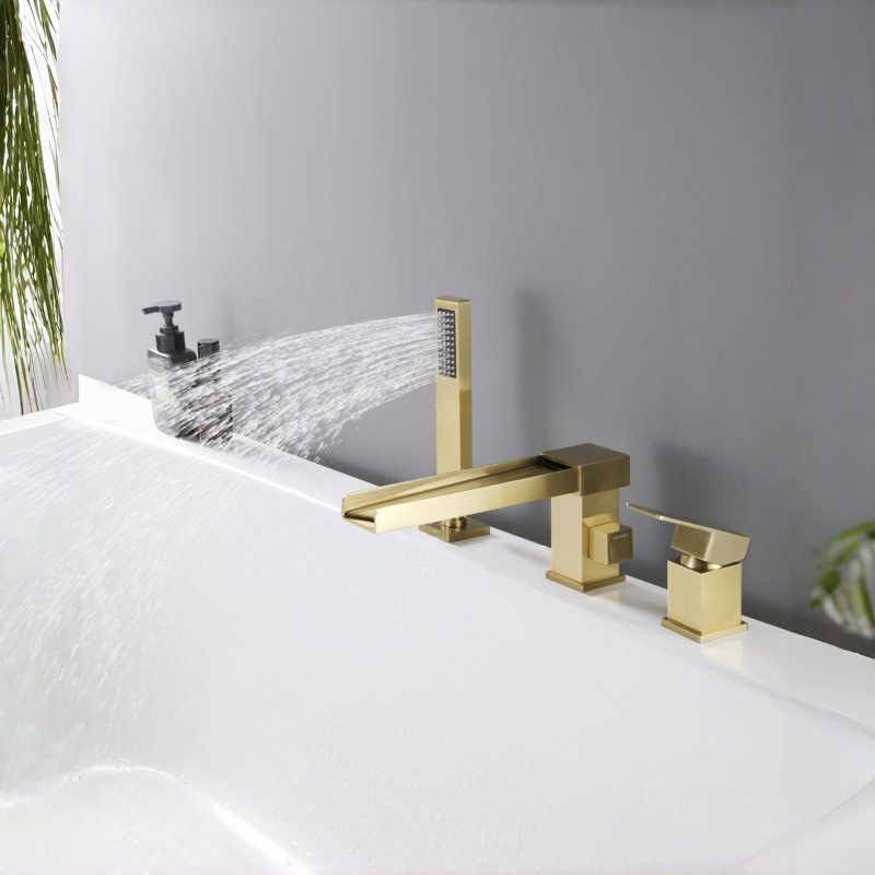 Brass Bathtub Faucet with Modern Design