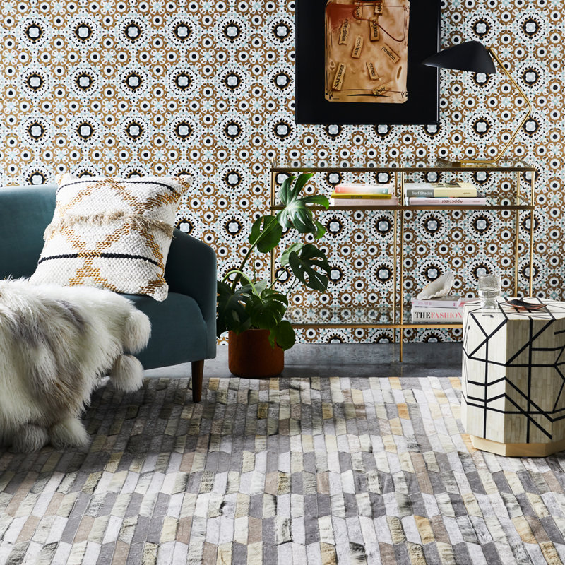 Olio Cowhide Geometric Area Rug in Gray/Taupe, Rectangle 5'3" x 6'7"