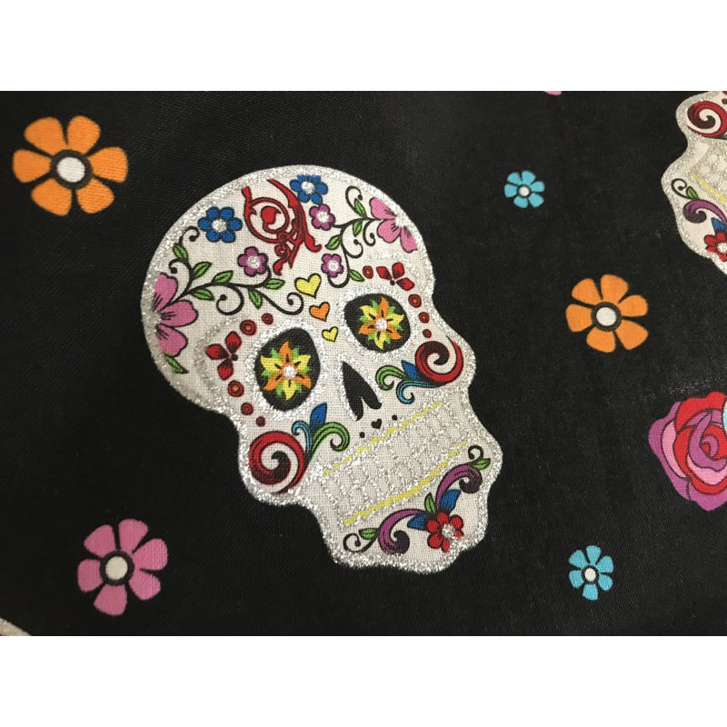 Chemin de table 2_Day Of The Dead Glitter Sugar Skulls, L 72 po x l 12 po