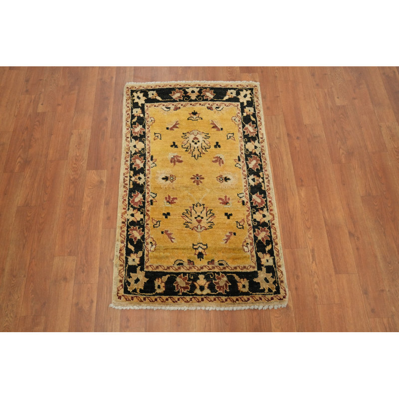 Tapis jaune magnifiquement conçu avec d'élégants motifs noirs 2 x 3