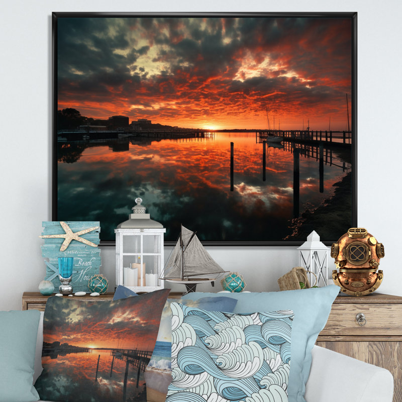 Coucher de soleil sur le port IV - Impression, H 12 po x l 20 po x P 1 po, Cadre flottant noir
