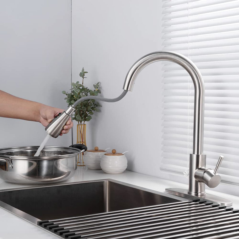 Robinet de cuisine rétractable à poignée simple avec accessoires, Chrome poli