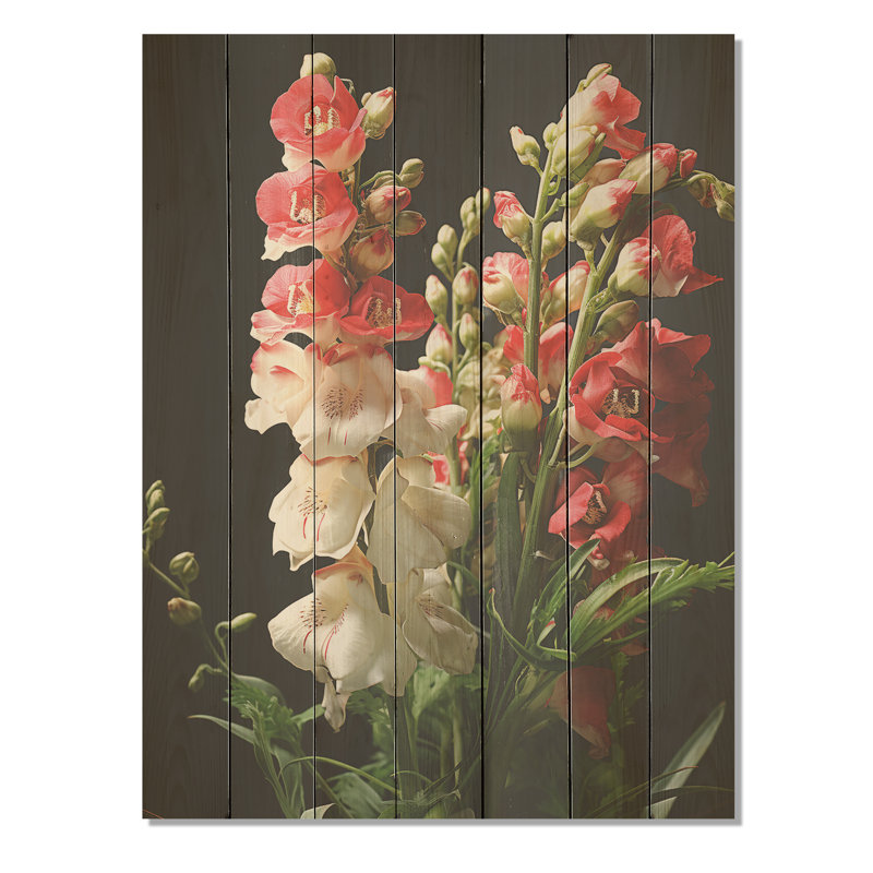 Snapdragons Serenade II - Snapdragons sur bois, H 20 po x l 10 po