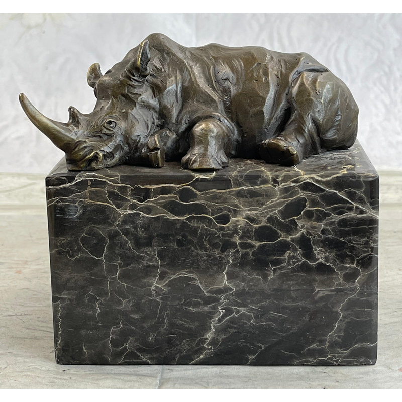 Figurine signée de rhinocéros blanc original