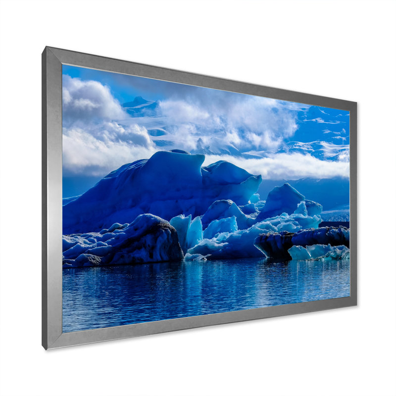 Impression sur toile Icy Alaskan Wilderness III, H 24 po x l 32 po x P 1 po, Cadre photo argenté