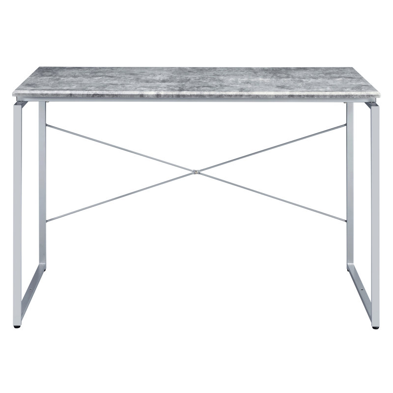 Élégante configuration de bureau industriel en gris et argent, plateau de table rectangulaire en bois robuste et stable en métal, support d'inspiration robuste pour surface d'écriture