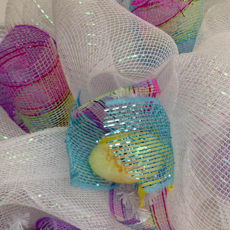 Couronne de Pâques avec des lapins et des œufs