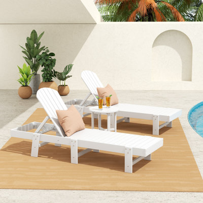 Altura Outdoor Chaise Lounge with Table