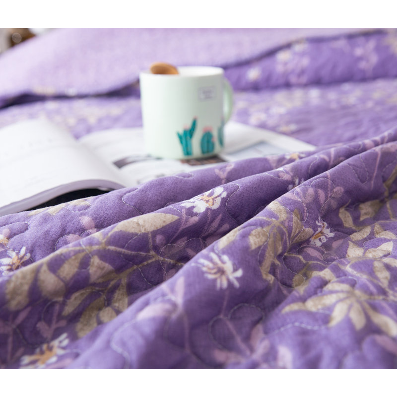 Modern & Contemporary Machine Woven Floral Quilt, Single Quilt + 1 Standard Sham