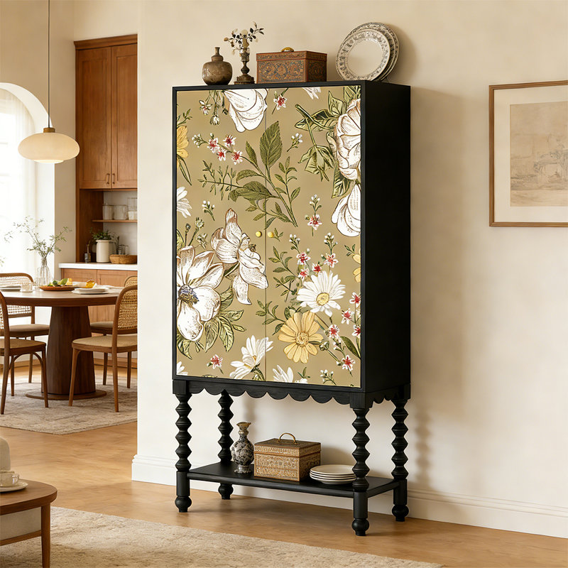 Buffet à motif floral de style français