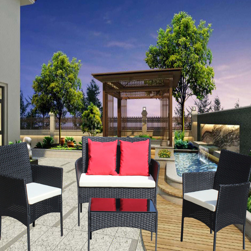 Ensemble de 4 chaises de patio rembourrées beiges pour un coin agréable