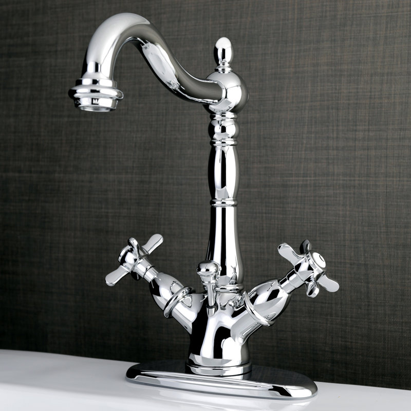 Robinet de salle de bain à fixation sur comptoir à deux poignées à 1 ou 3 trous Kingston Brass Essex, Chrome poli