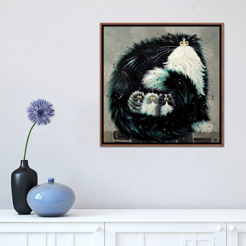Purrtection par Kim Haskins - reproduction d'art, H 18 po x l 18 po x 1,5 po, Toile avec cadre en bois brun classique