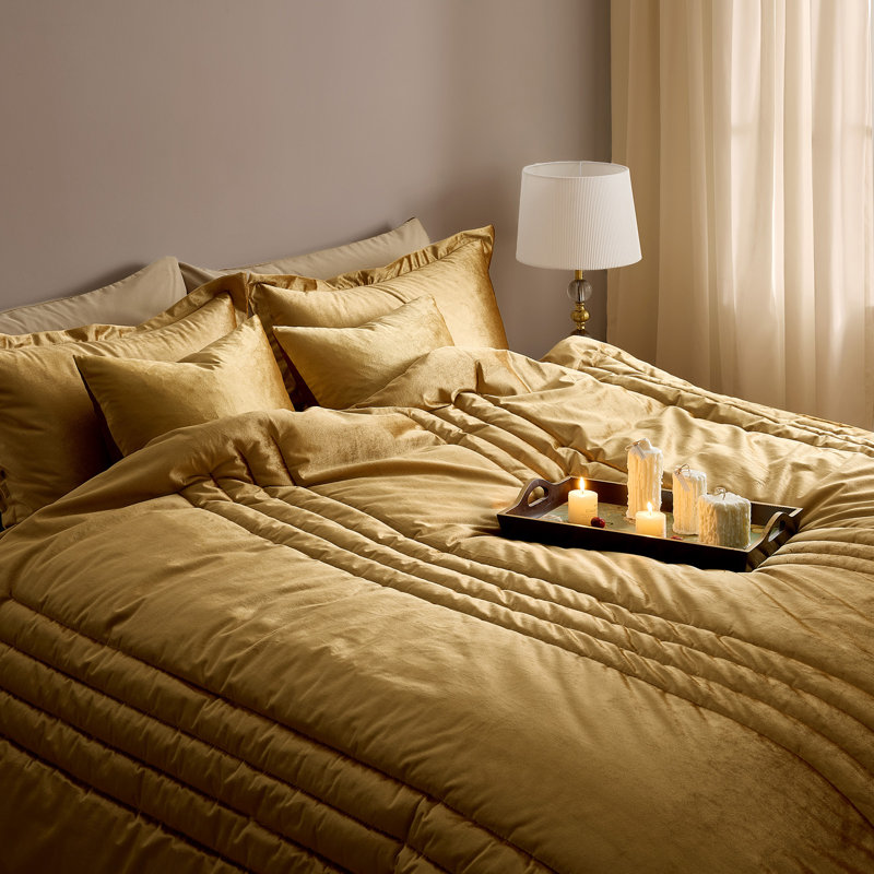 Luxury Velvet Bedding Comforter Sets 3 Pieces. Lightweight fluffy and soft velvet comforter set, King, Gold