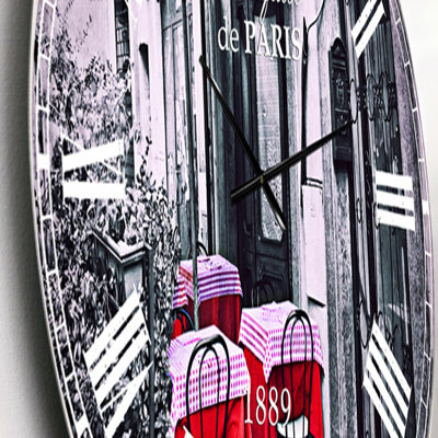 Terrasse de restaurant dans la rue - Horloge murale industrielle