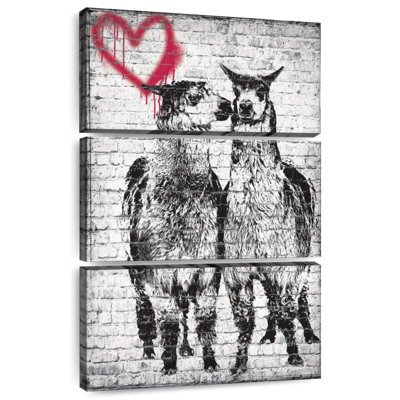 Hardie Llama Romance